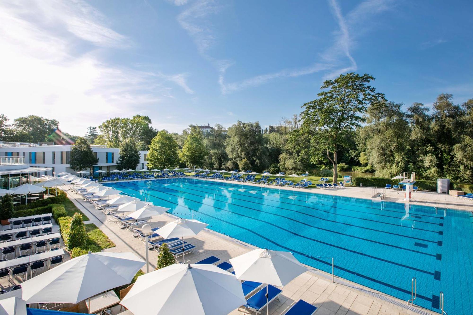Vitalhotel Der Parktherme - Inkl Thermeneintritt & Sauna Бад-Радкерсбург Экстерьер фото