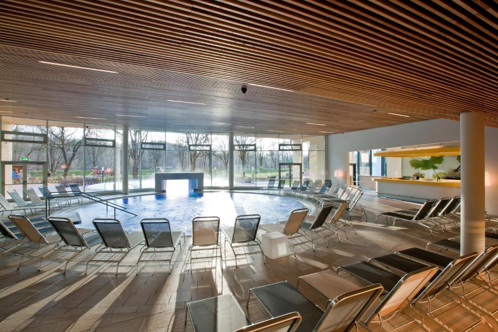 Vitalhotel Der Parktherme - Inkl Thermeneintritt & Sauna Бад-Радкерсбург Экстерьер фото