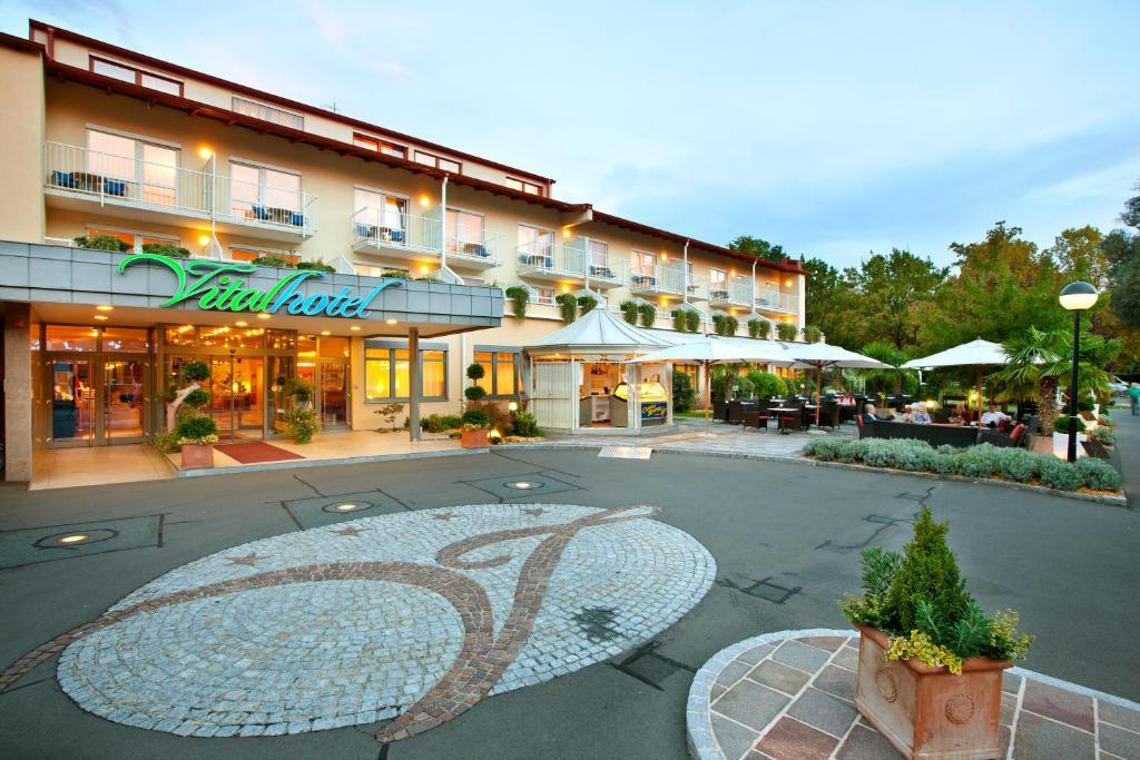 Vitalhotel Der Parktherme - Inkl Thermeneintritt & Sauna Бад-Радкерсбург Экстерьер фото
